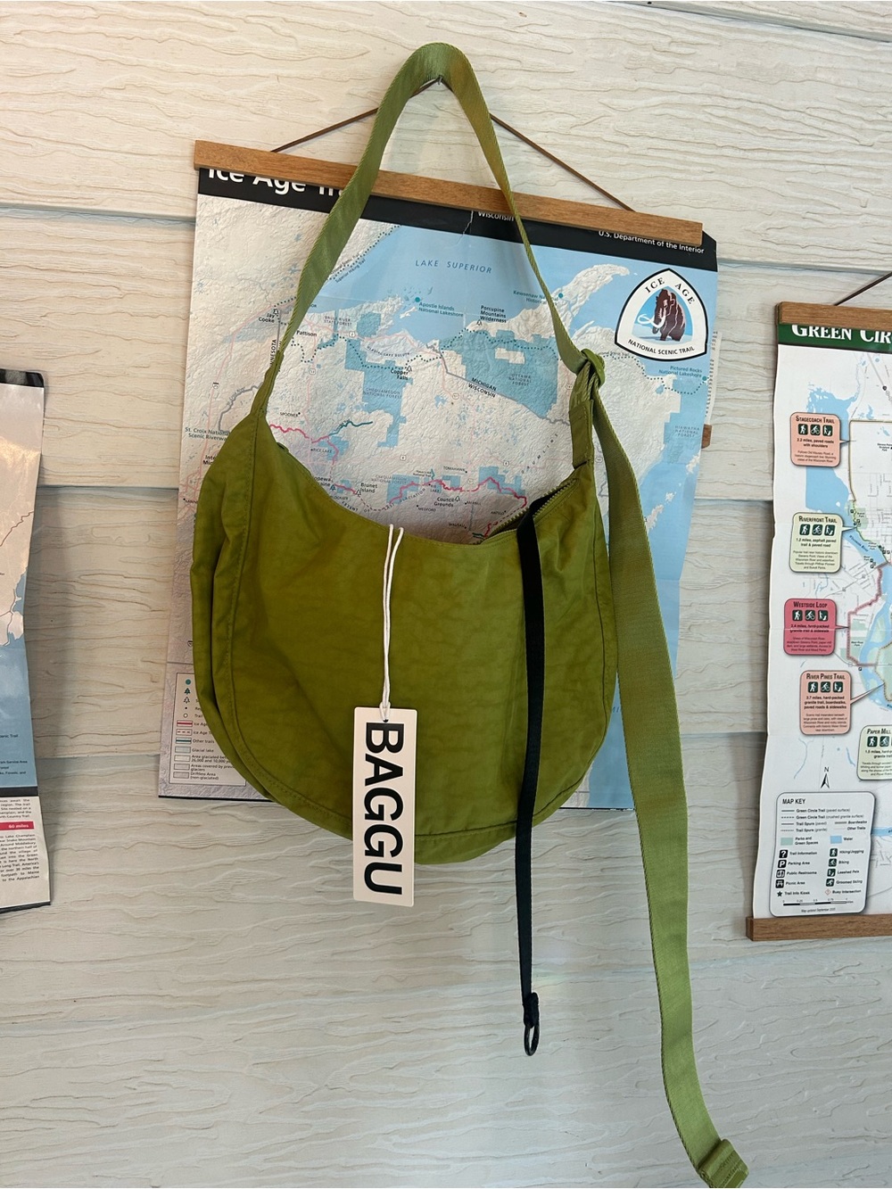 Baggu medium crescent in green juice